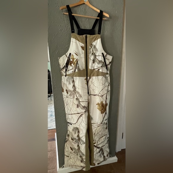 Guide Series size L snow camo bib - Picture 1 of 7